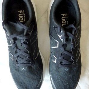 Womens New Balance FuelCell Propel V4 Shoe Black/trim sole pale blue 10.5
